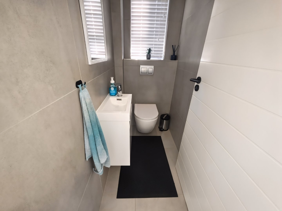 4 Bedroom Property for Sale in Sandown Western Cape
